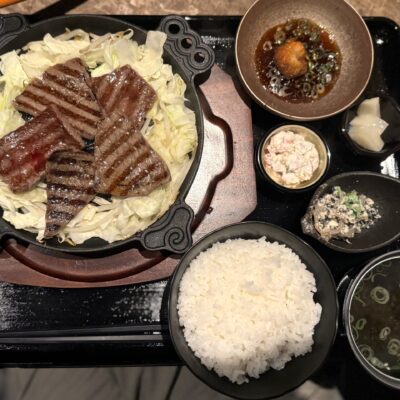 【浜松まちなか】隠れ家個室で頂く『鉄鍋焼肉 ジンギスカン ちとせ』の霜降り和牛定食🍖